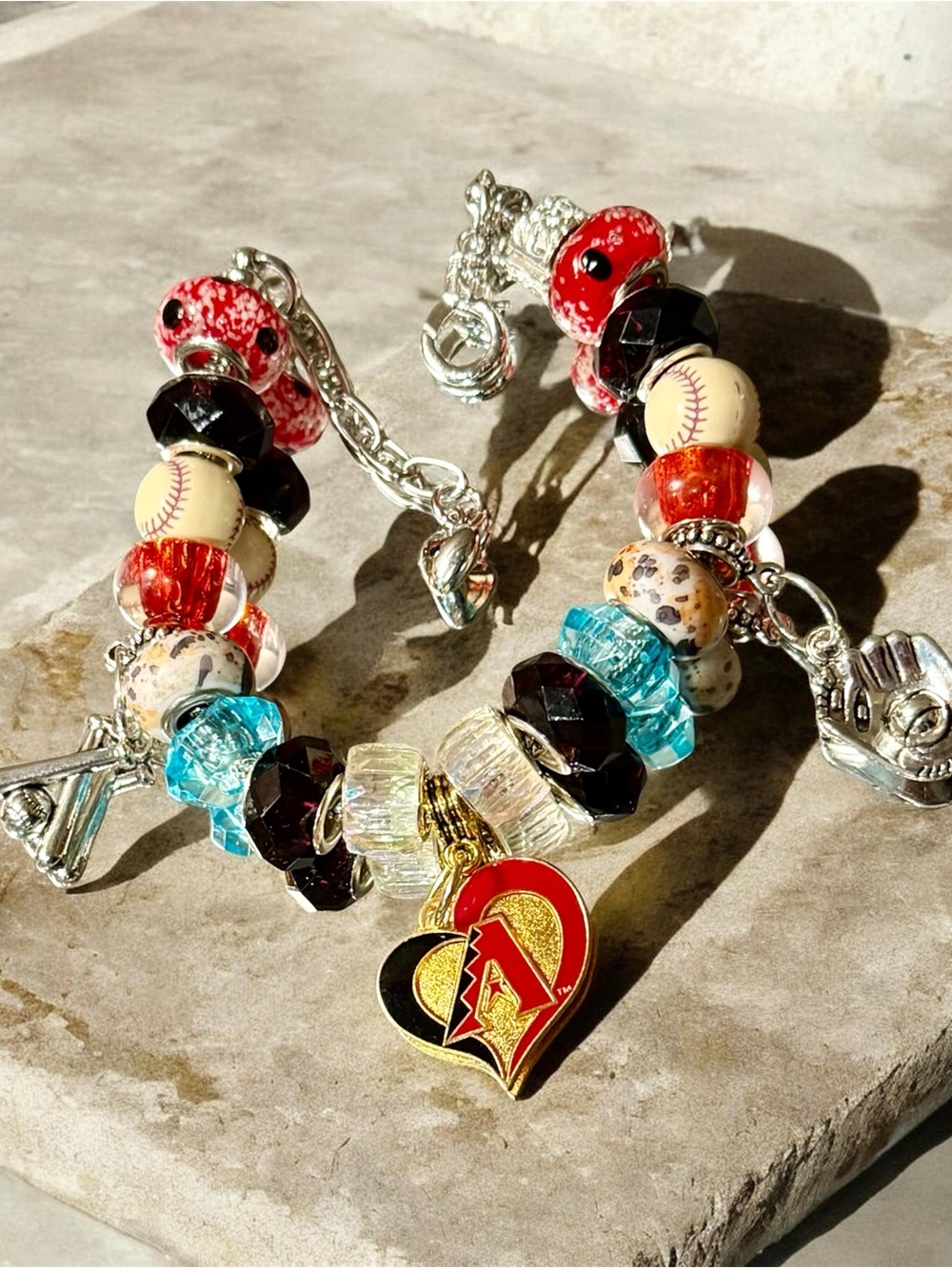 Arizona Diamondbacks Charm Beaded Bracelet with Heart Pendant